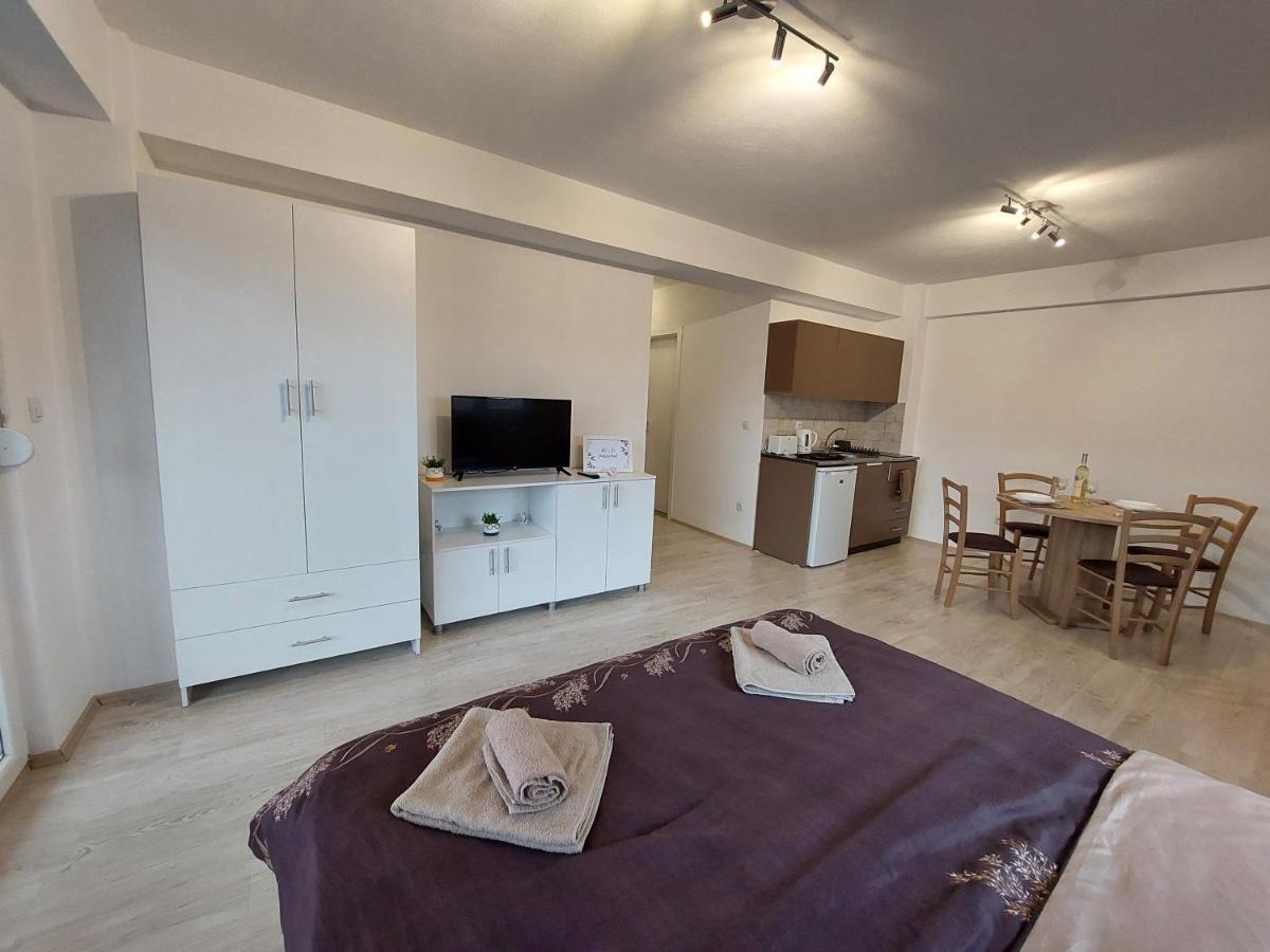 Dzusy Apartments โอครีด ภายนอก รูปภาพ