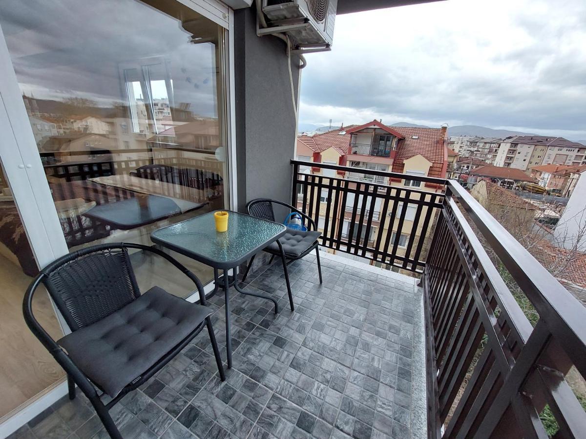 Dzusy Apartments โอครีด ภายนอก รูปภาพ