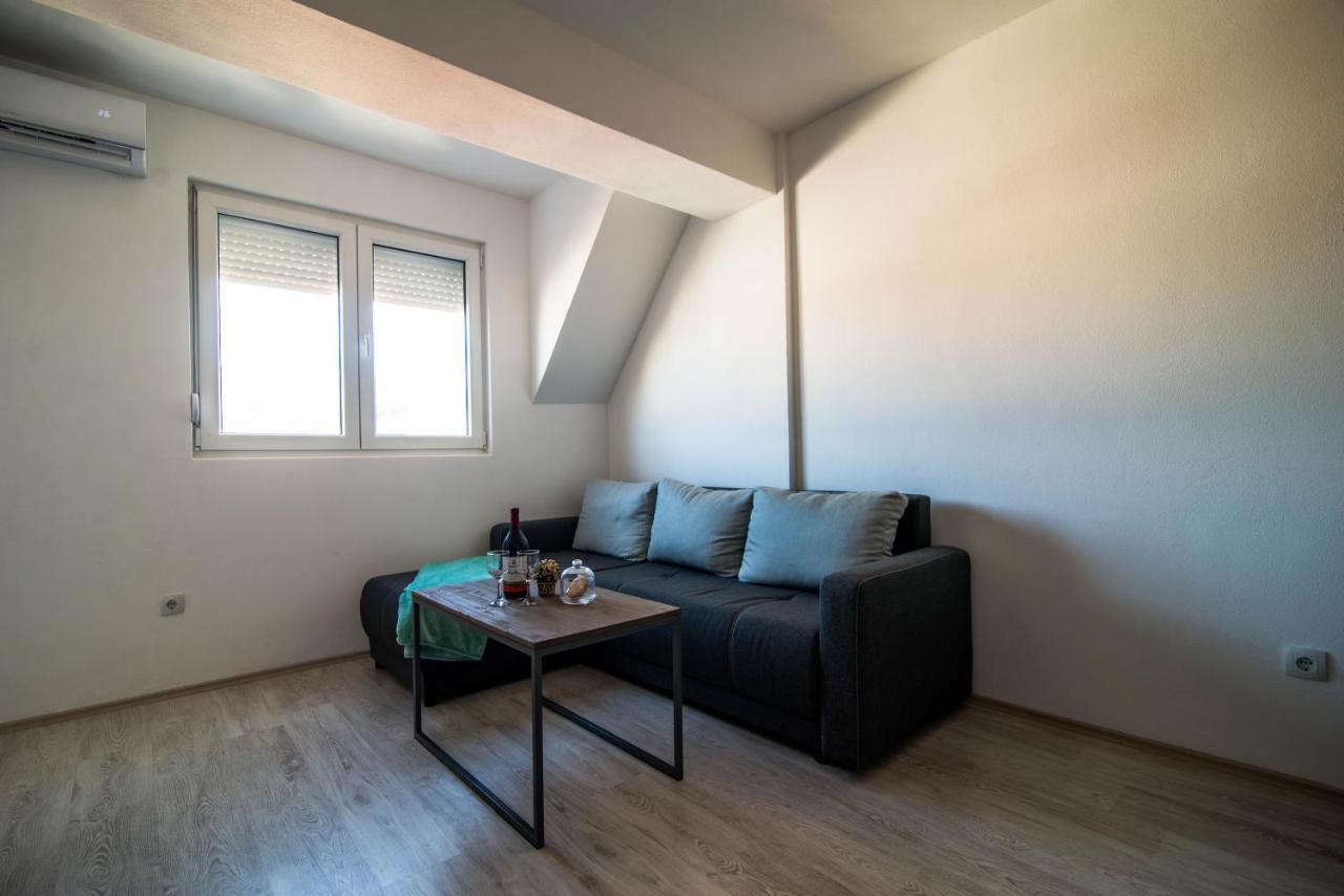 Dzusy Apartments โอครีด ภายนอก รูปภาพ