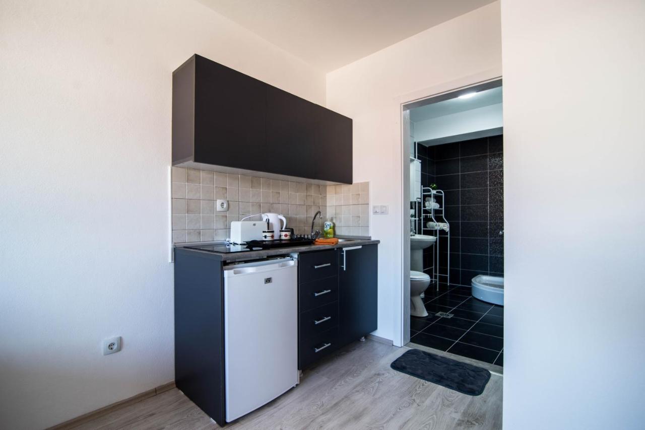 Dzusy Apartments โอครีด ภายนอก รูปภาพ
